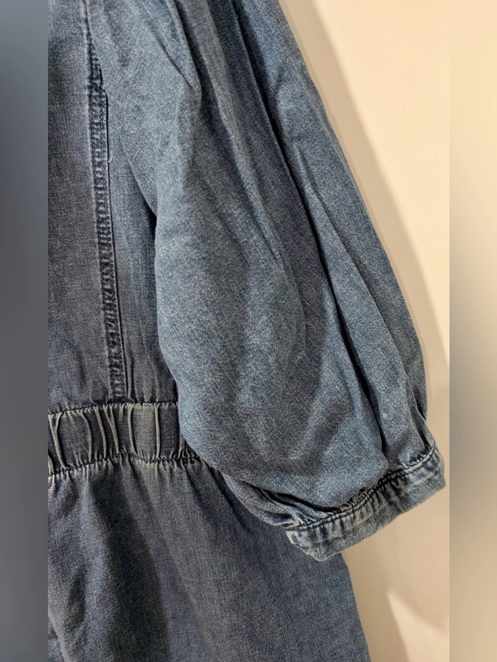 REITMANS - DENIM DRESS - BUTTON DOWN WITH ELASTICIZED CINCHED WAIST - Picture 3 of 4